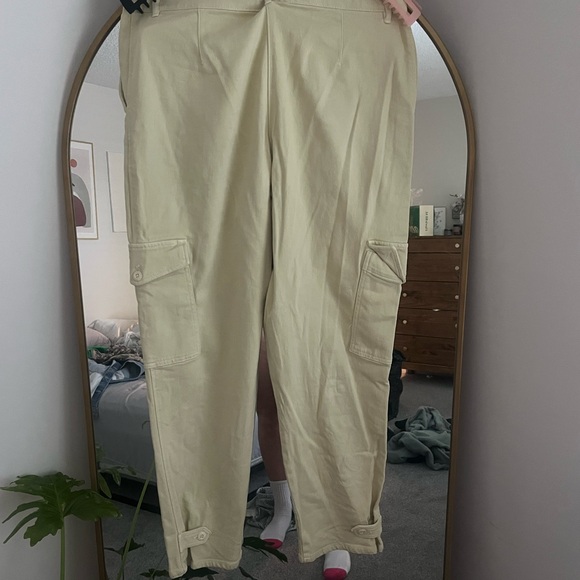 Aritzia cargo jogger - Picture 2 of 3